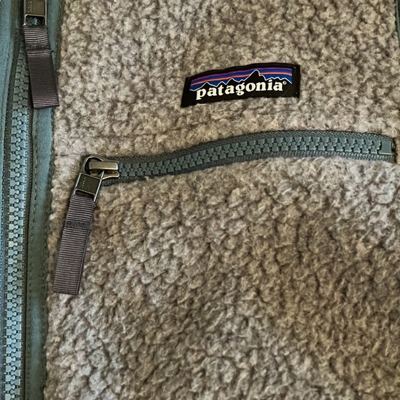 Grey Fleece Patagonia Vest— woman’s medium - Picture 4 of 4